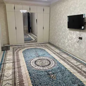 2-комн. квартира, 6 этаж, 79м², Голубой экран