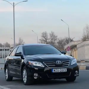 Toyota Camry, 2010