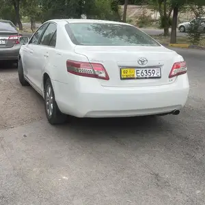 Toyota Camry, 2011