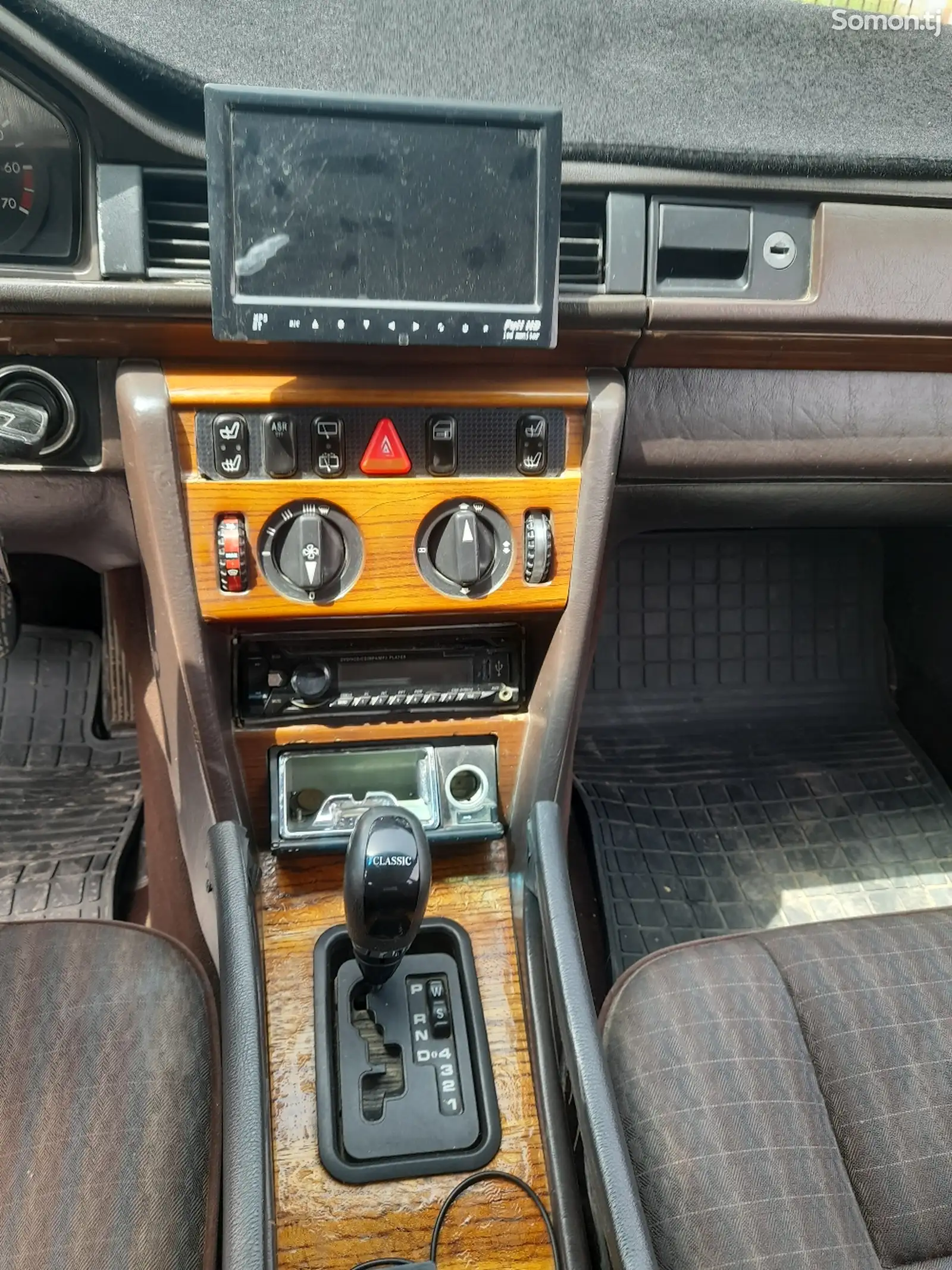 Mercedes-Benz W124, 1990-2