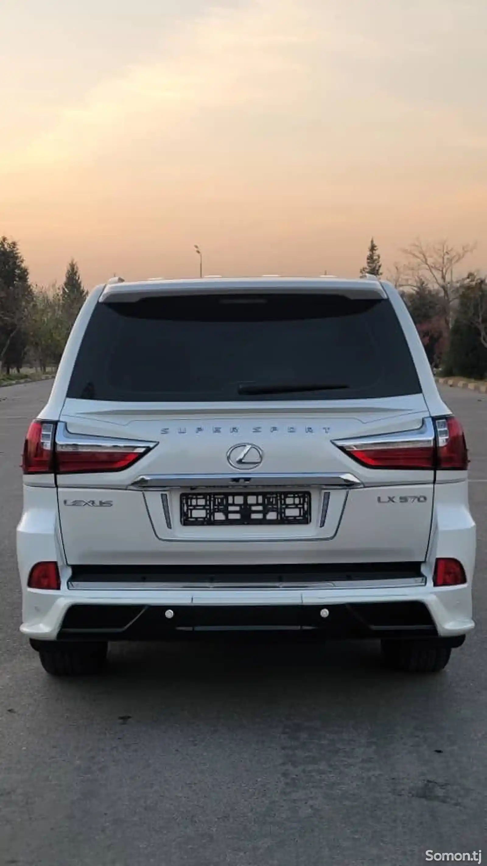 Lexus LX series, 2009-10