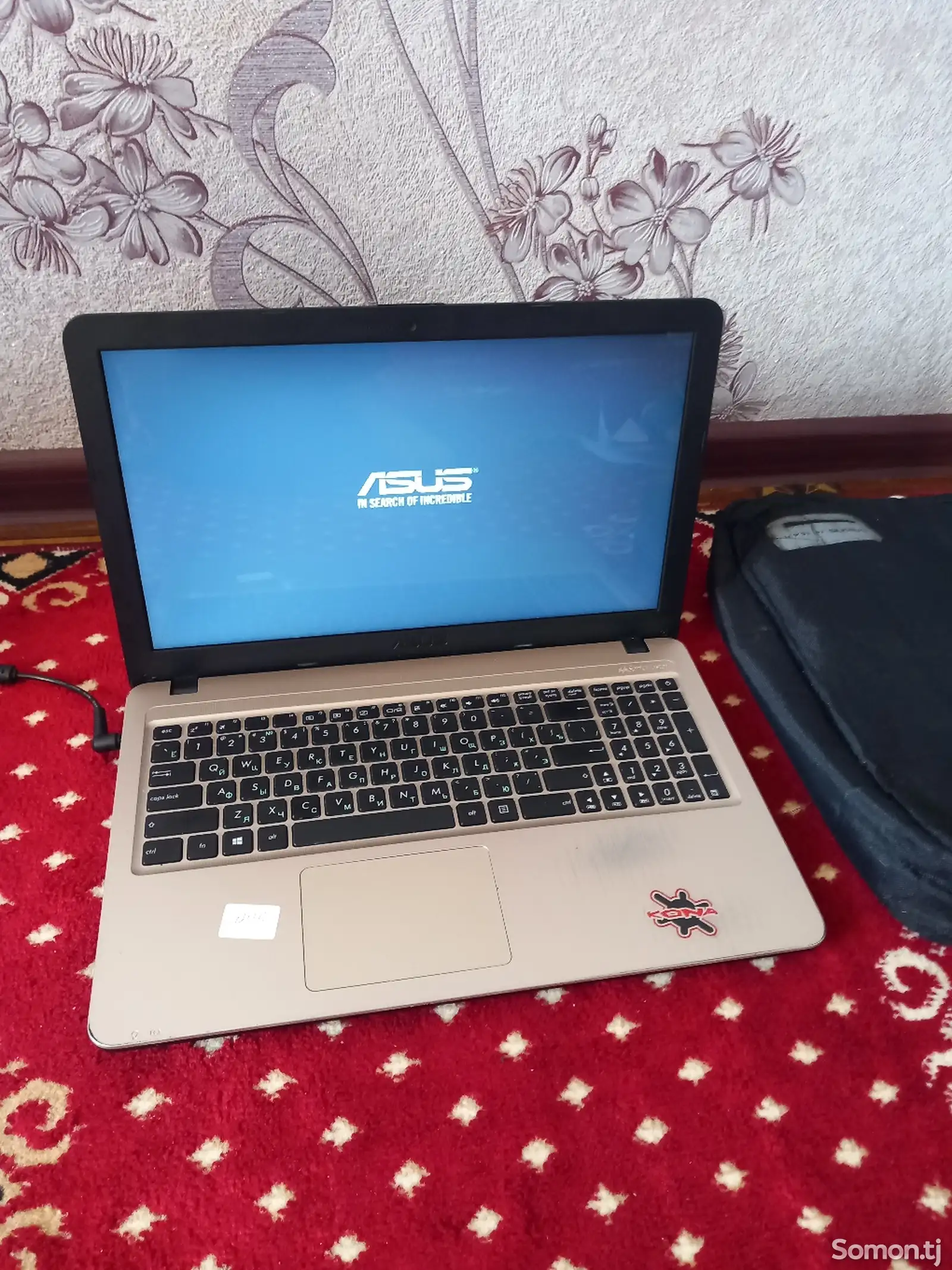 Ноутбук Asus-4