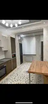 3-комн. квартира, 5 этаж, 96м², И. Сомони-10