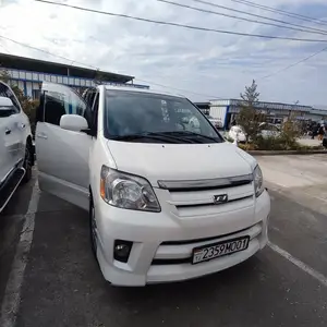 Toyota Noah, 2007