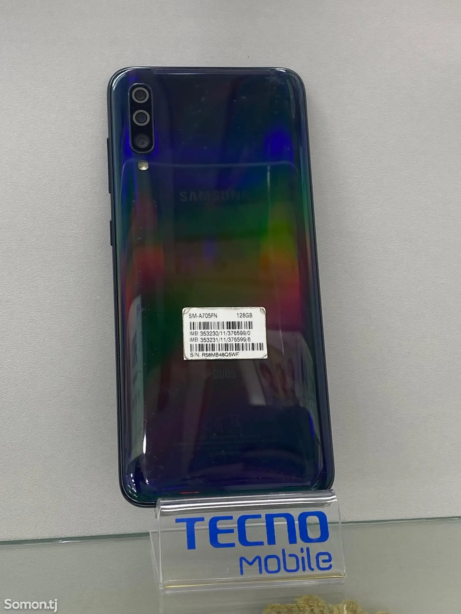 Samsung Galaxy A70-1