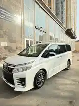 Toyota Voxy, 2015-2