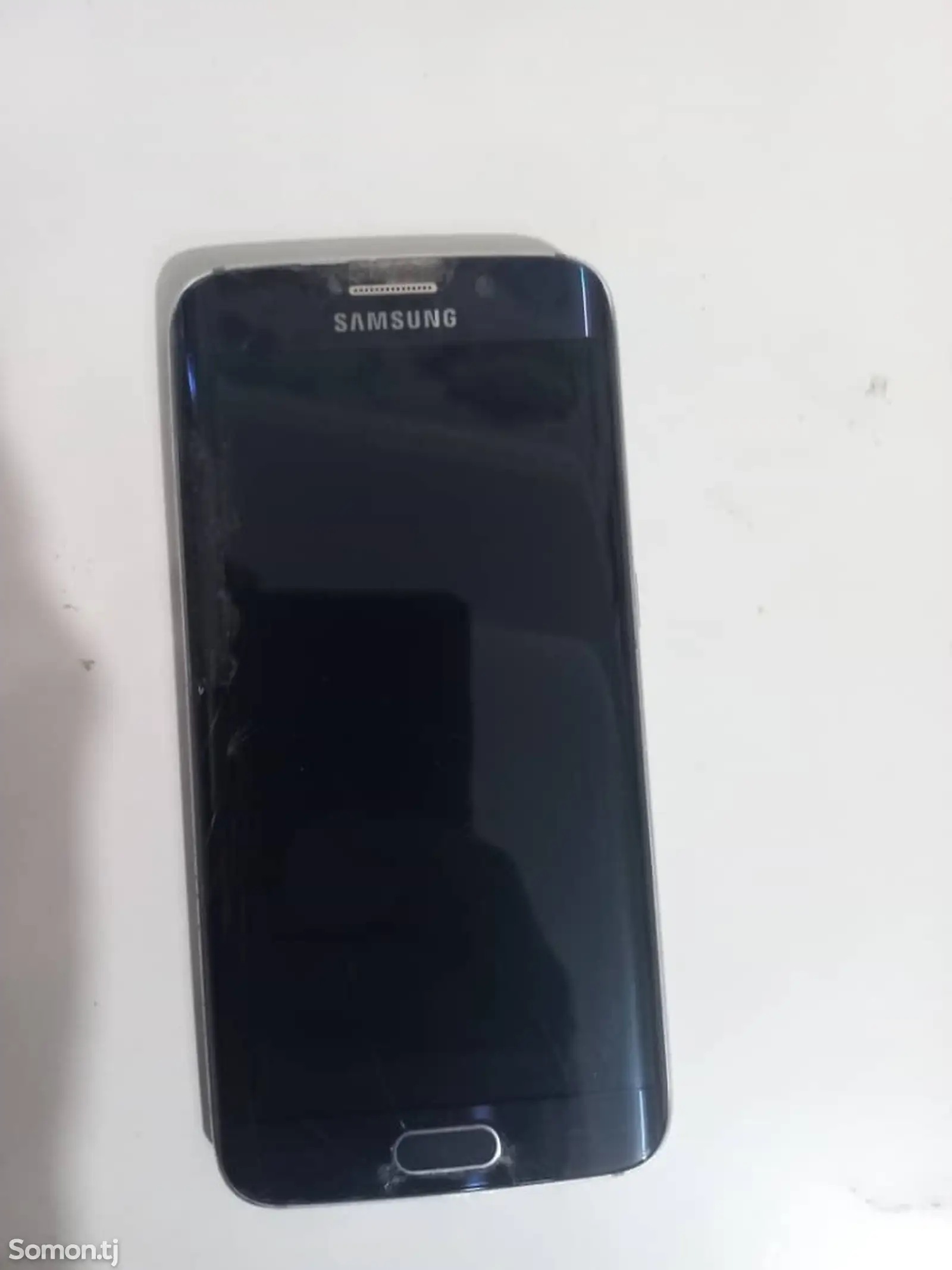 Samsung Galaxy S6 Edge-2