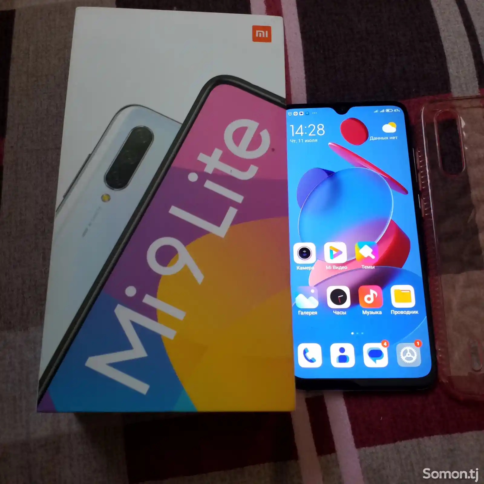 Xiaomi Mi 9 Lite 128/6Gb White-10