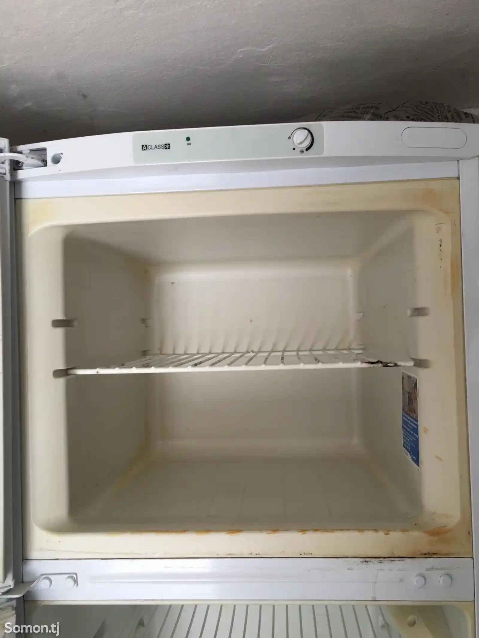 Холодильник Indesit-12