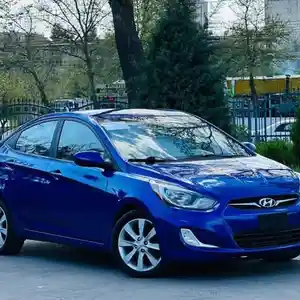 Hyundai Accent, 2011