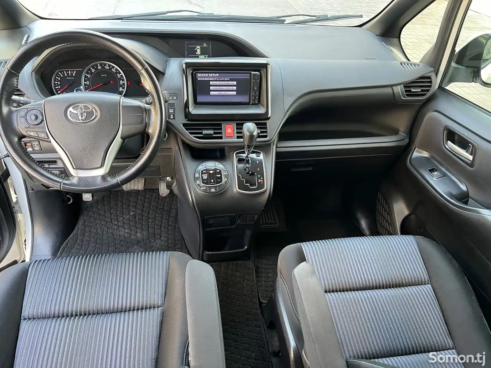 Toyota Voxy, 2014-14