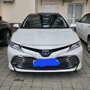 Toyota Camry, 2018