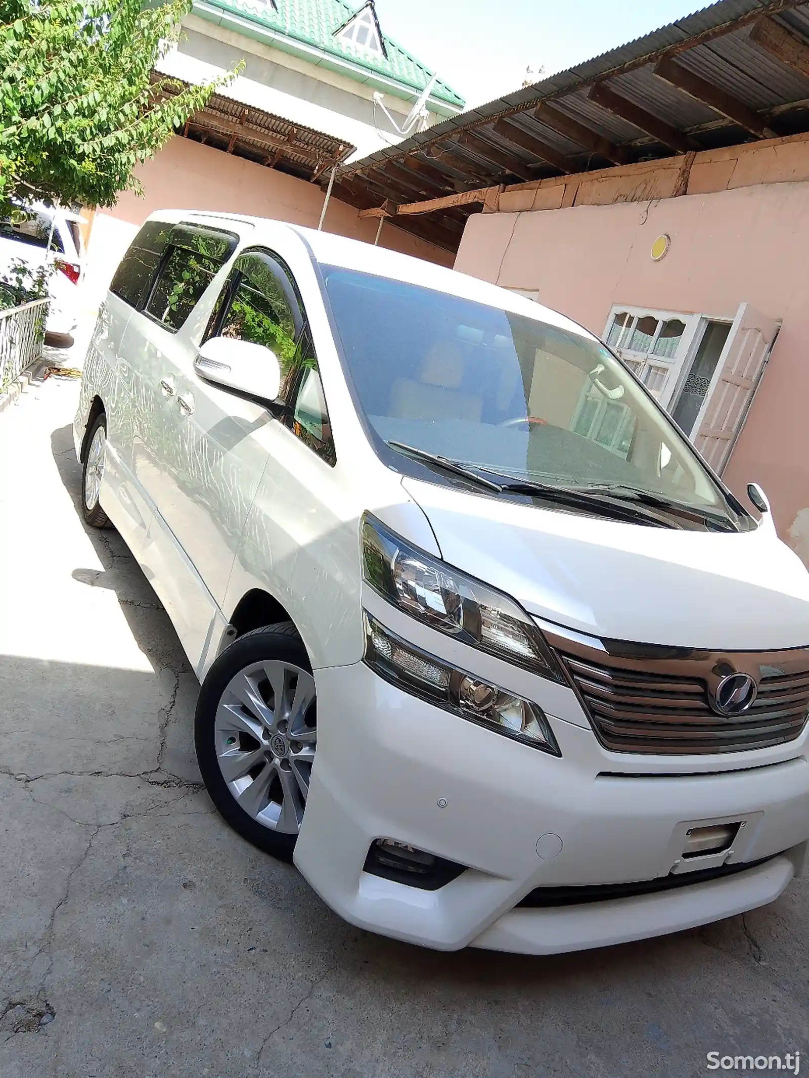 Toyota Vellfire, 2014-1