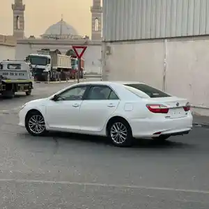 Toyota Camry, 2016