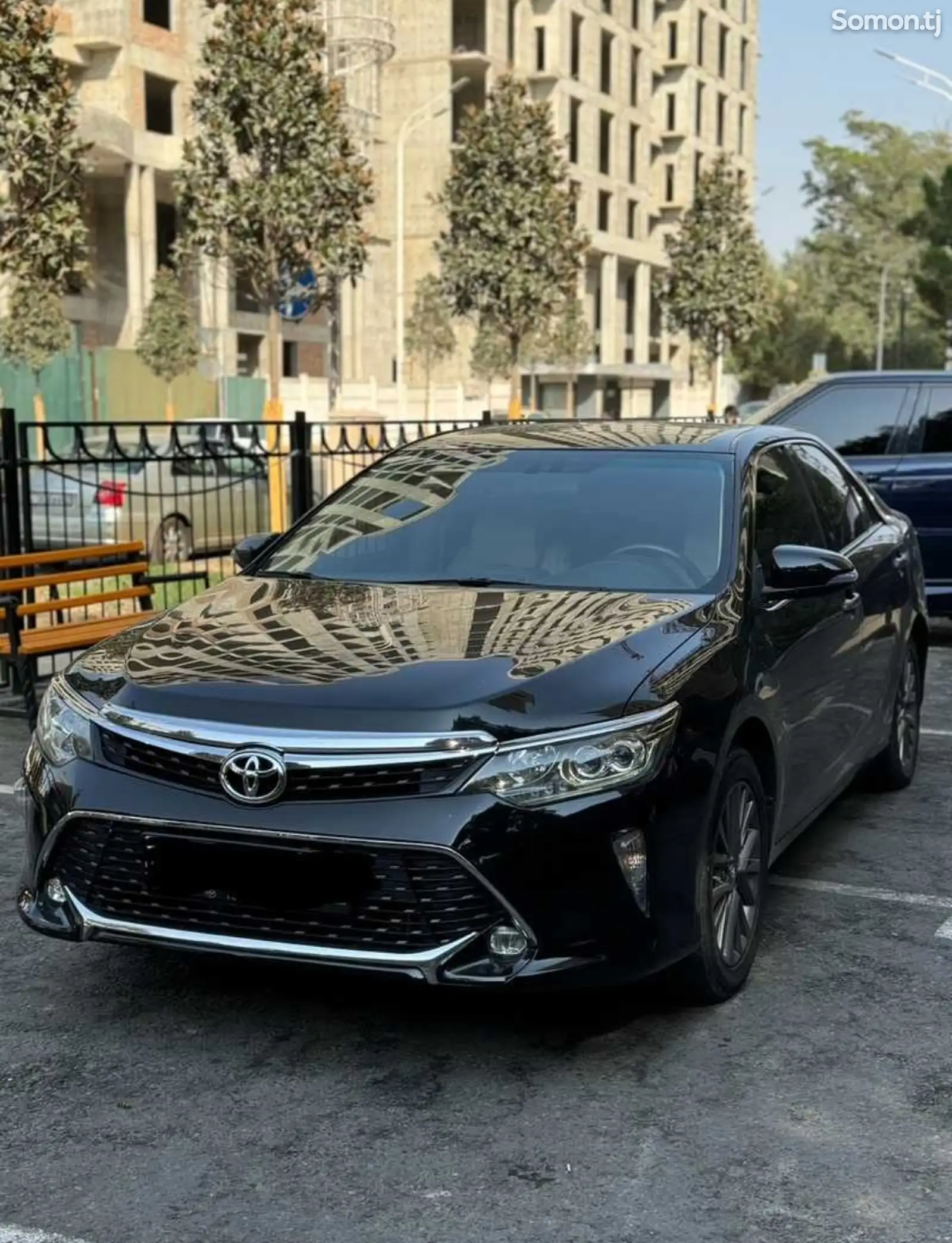 Лобовое стекло на Toyota Camry