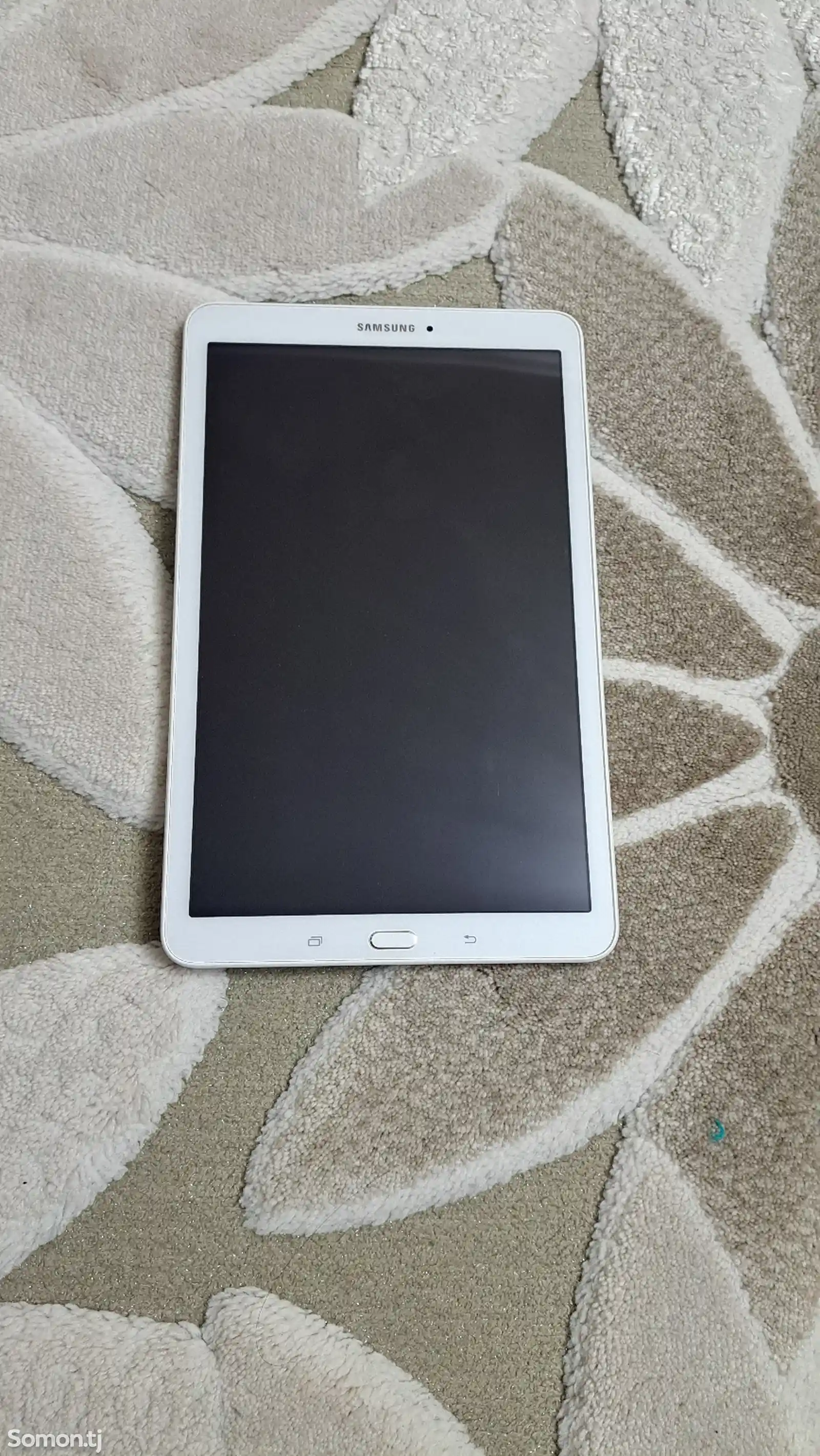 Планшет Samsung Galaxy Tab E SM - T 561-1