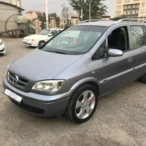 Opel Zafira, 2004