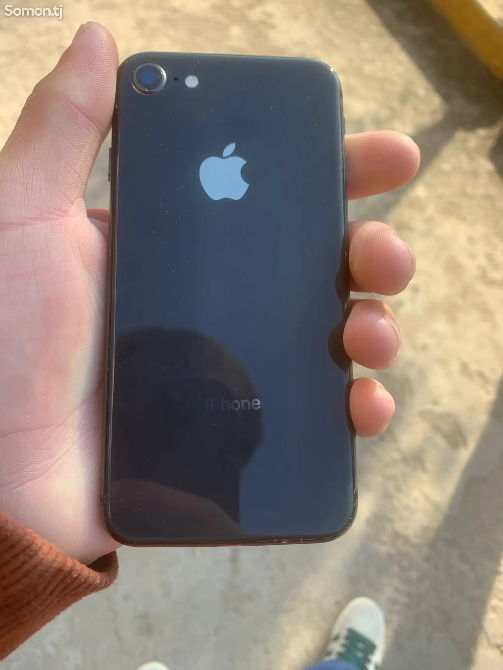 Apple iPhone 8, 64 gb-1