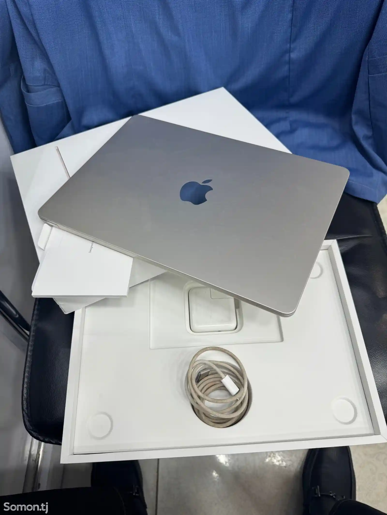 Ноутбук MacBook Air M2 8/256gb-1