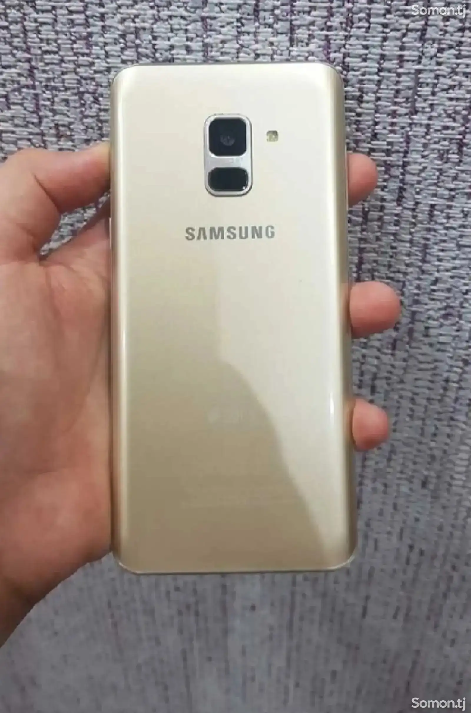 Samsung Galaxy A8+-1