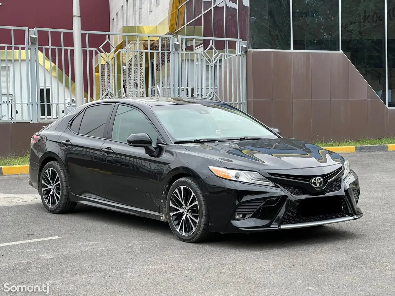 Toyota Camry, 2019-1