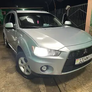 Mitsubishi Outlander, 2012