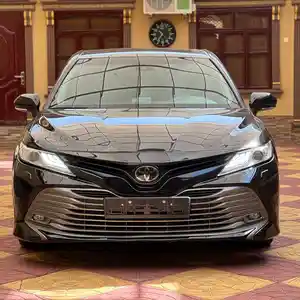 Toyota Camry, 2018