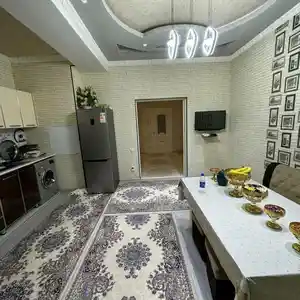 2-комн. квартира, 3 этаж, 100 м², куч. А. Юсуфи 