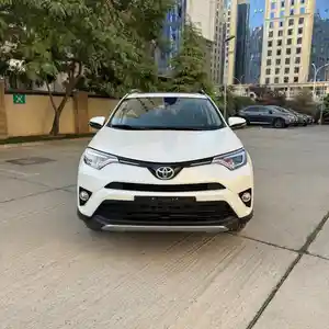 Toyota RAV 4, 2017