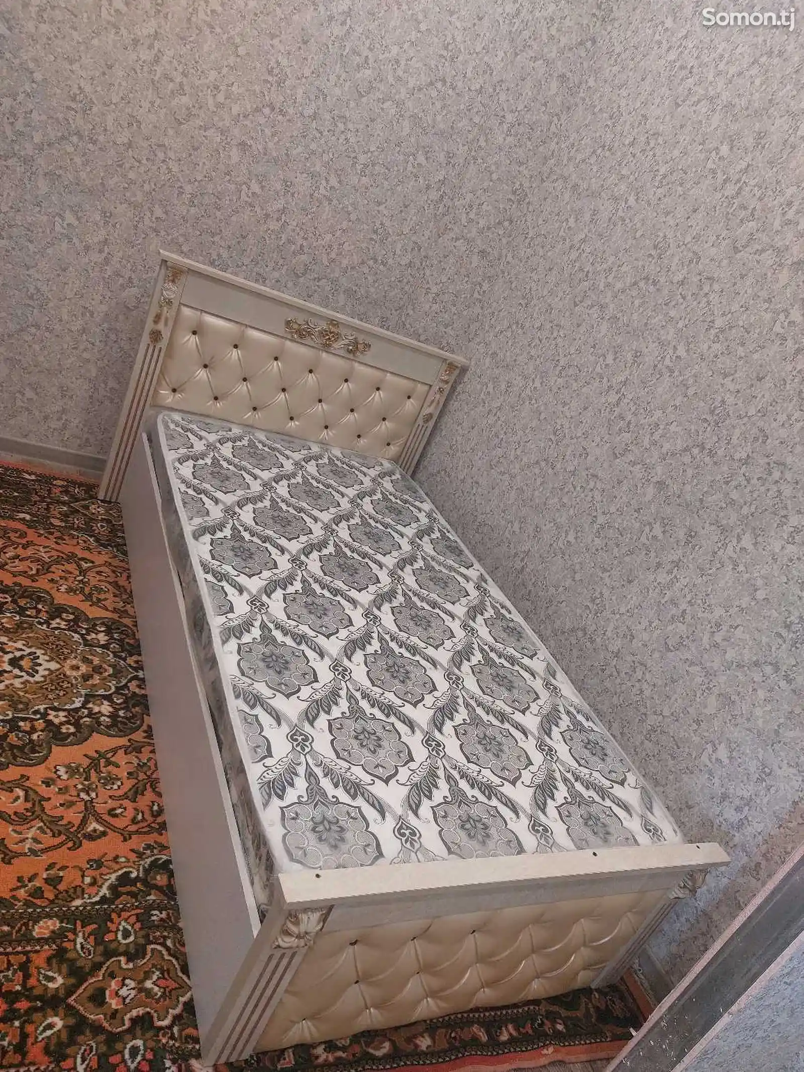 Кровать с матрасом-16