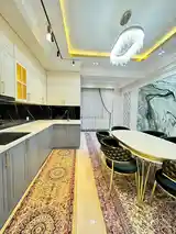 3-комн. квартира, 8 этаж, 155м², Созидания-4