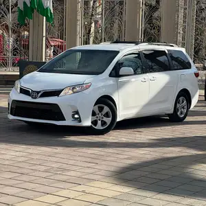 Toyota Sienna, 2015