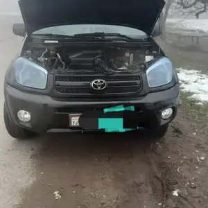 Toyota RAV 4, 2005