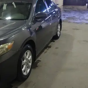 Toyota Camry, 2011