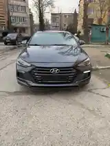 Hyundai Elantra, 2017-3