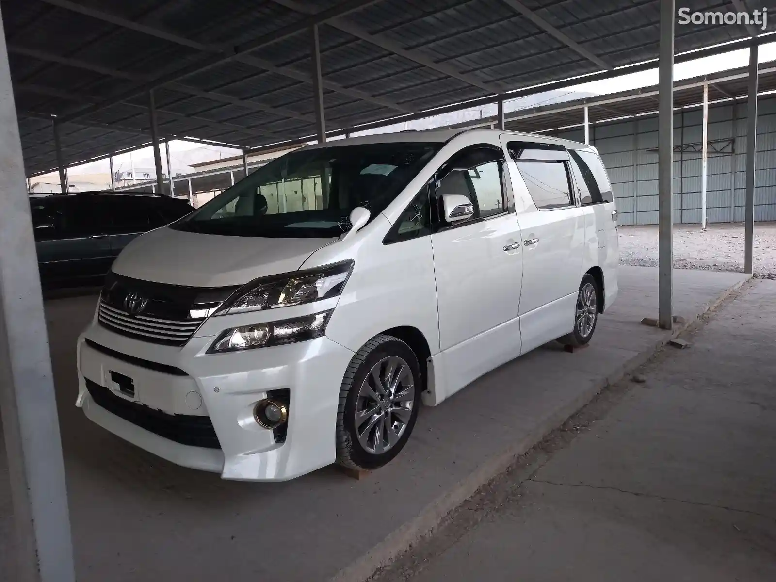 Toyota Vellfire, 2014-1