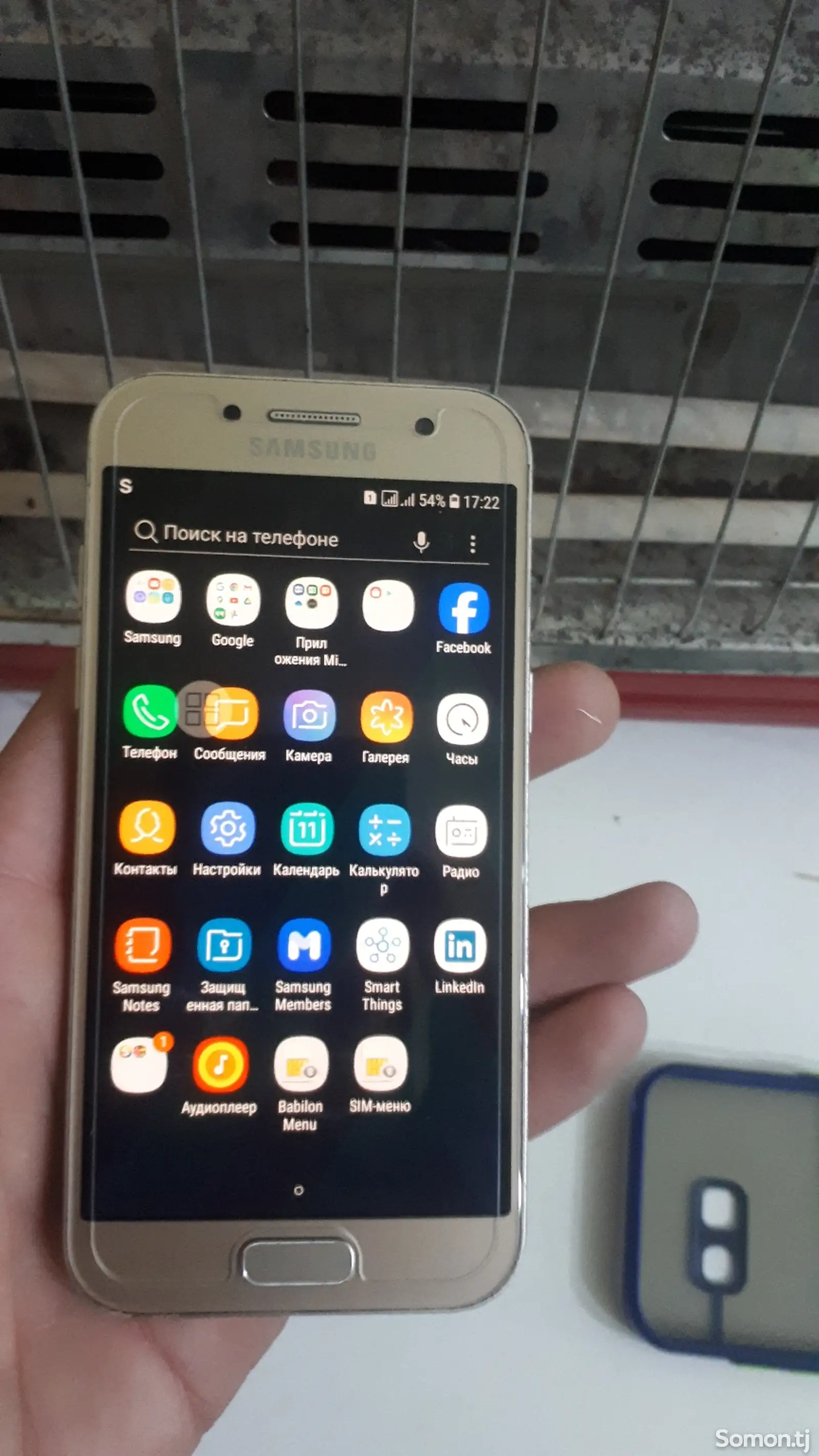 Samsung Galaxy А3 2017-1