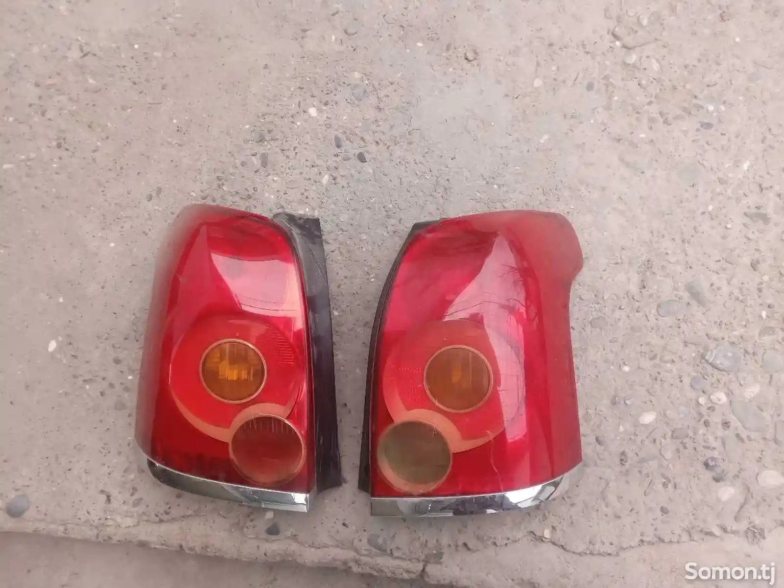 Задние фонари от Toyota Avensis