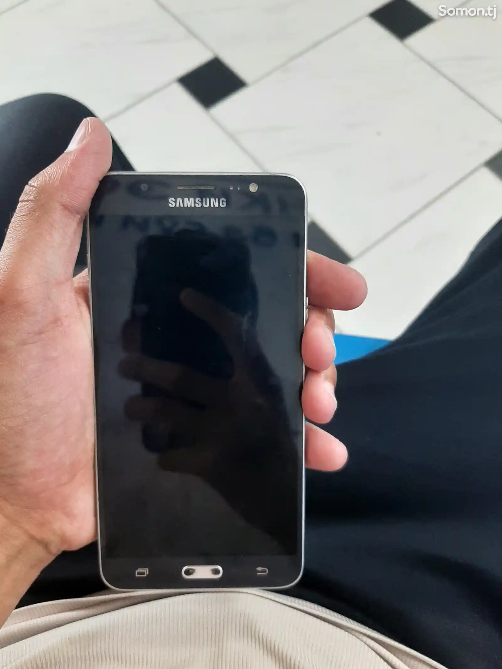 Samsung Galaxy J7 2017-1