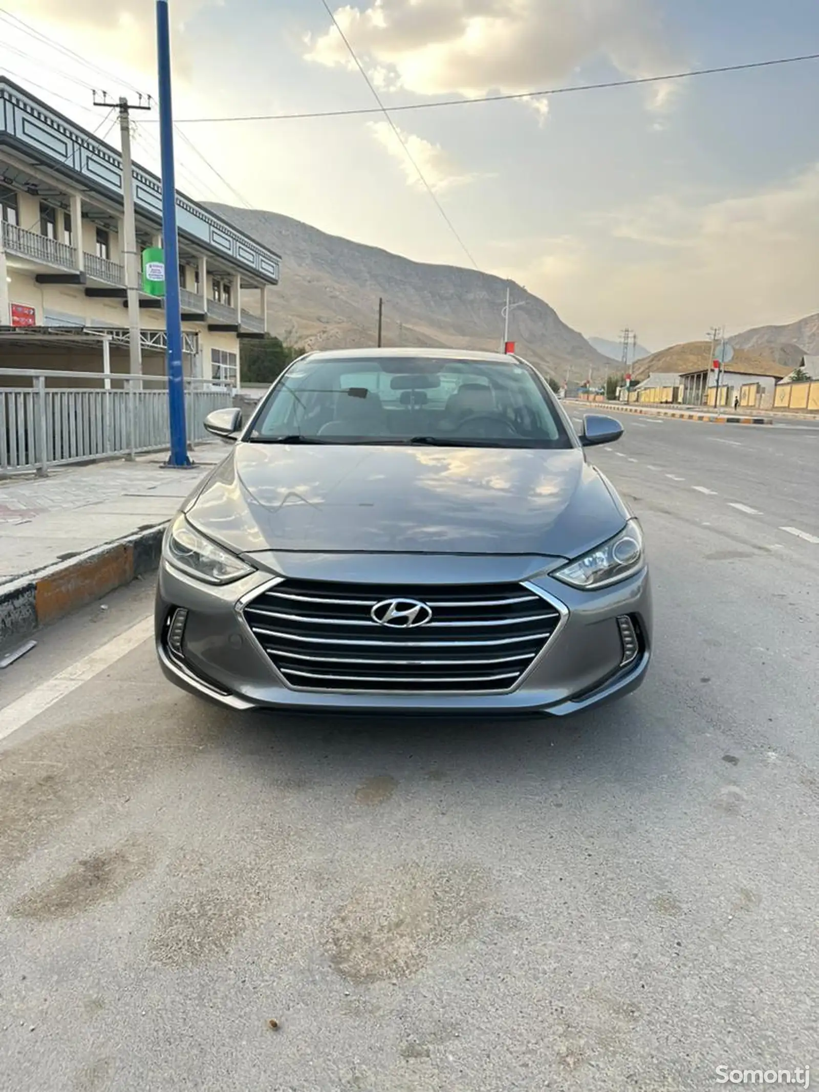 Hyundai Elantra, 2017-1