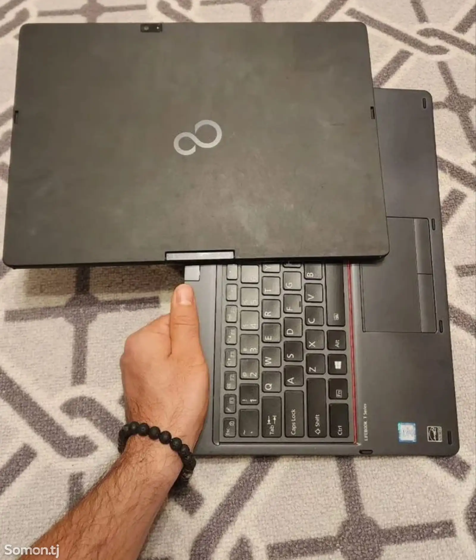 Ноутбук Fujitsu lifebook t939-1