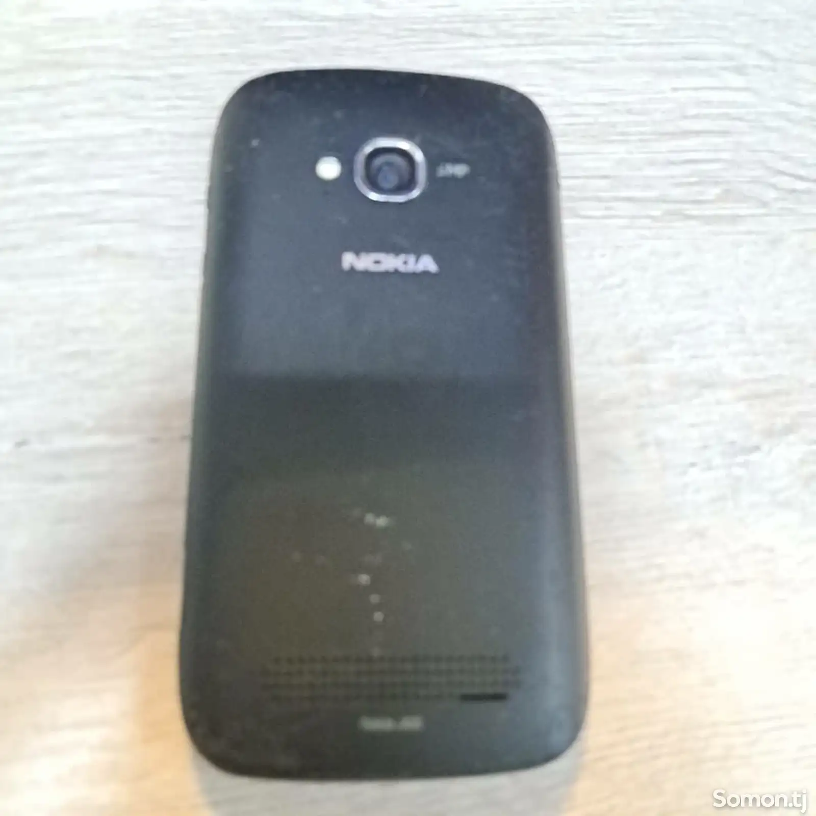 Nokia lumia 710-2