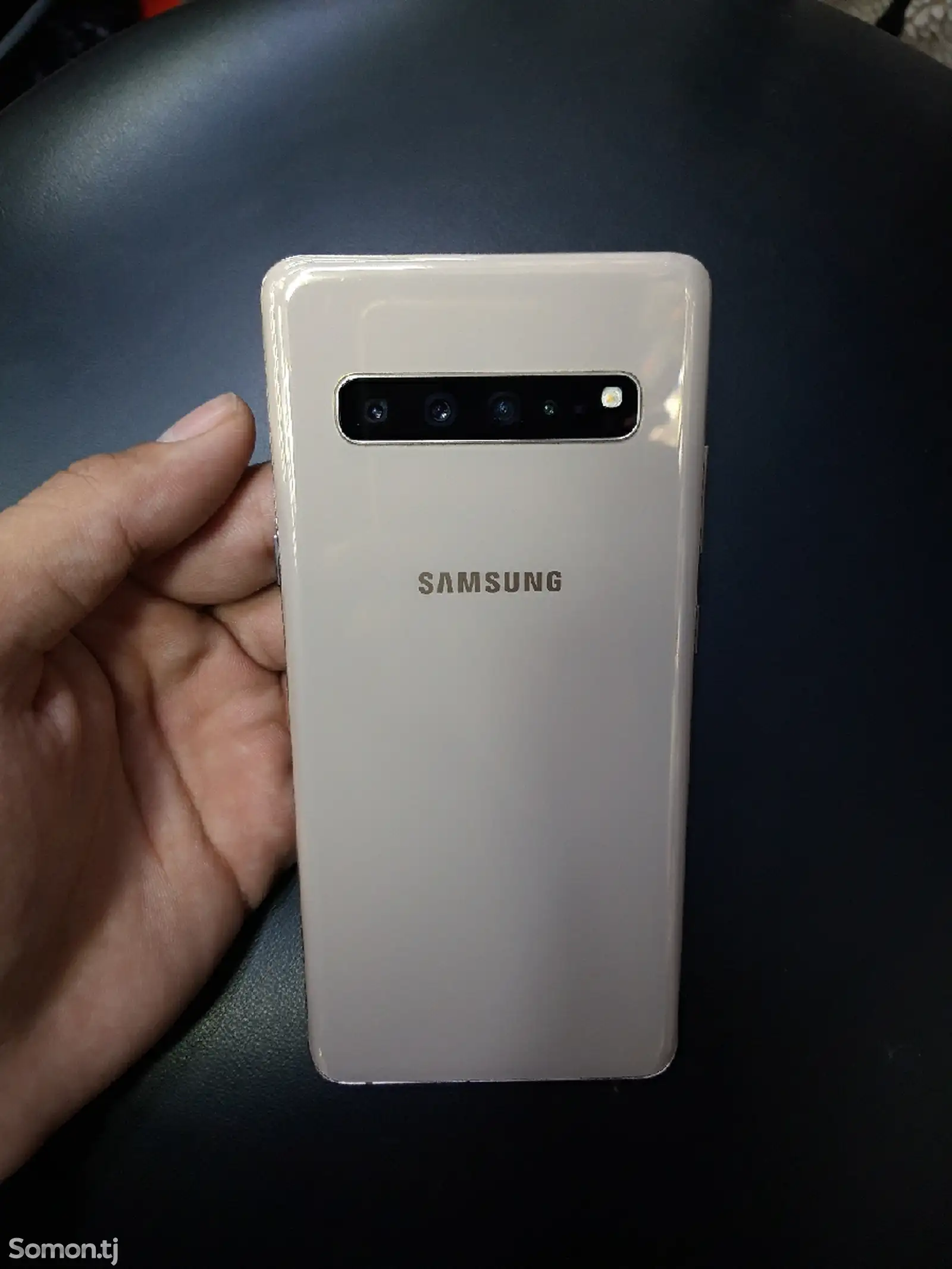 Samsung Galaxy S10 5G-1