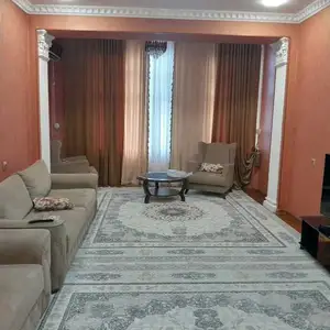 2-комн. квартира, 5 этаж, 95м², 82- мкр-н