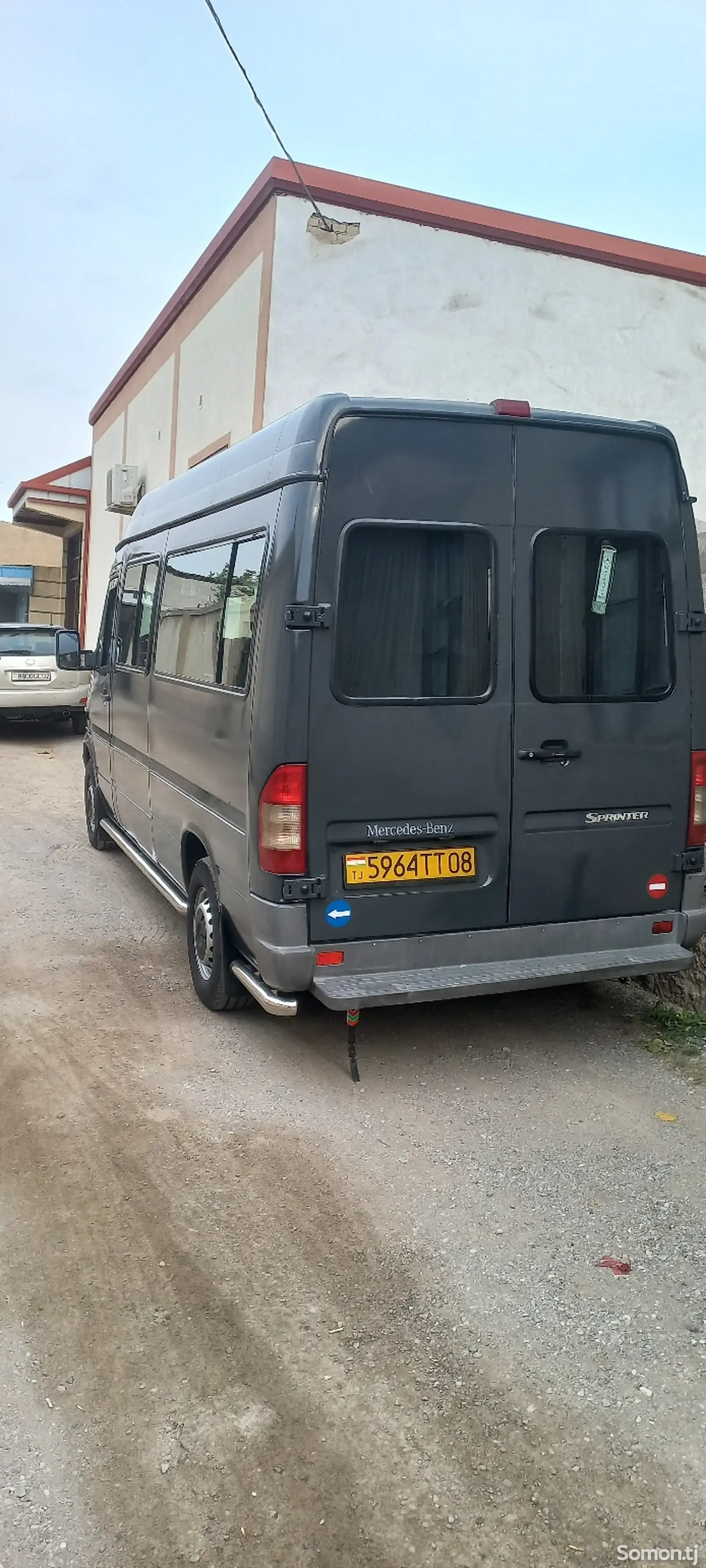 Mersedes Benz Sprinter-2