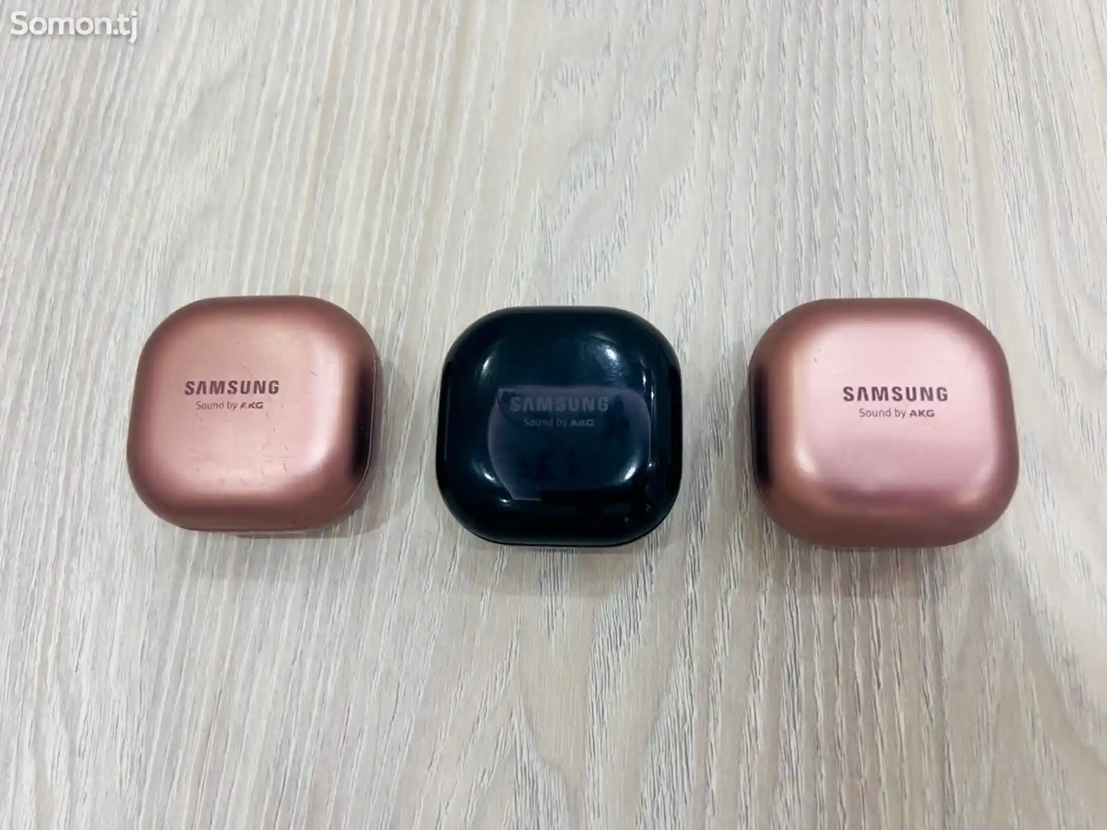 Беспроводные наушник Samsung SM-R180-1