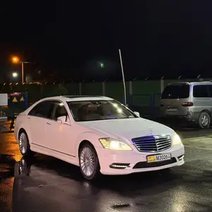 Mercedes-Benz S class, 2010