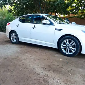 Kia K5, 2011