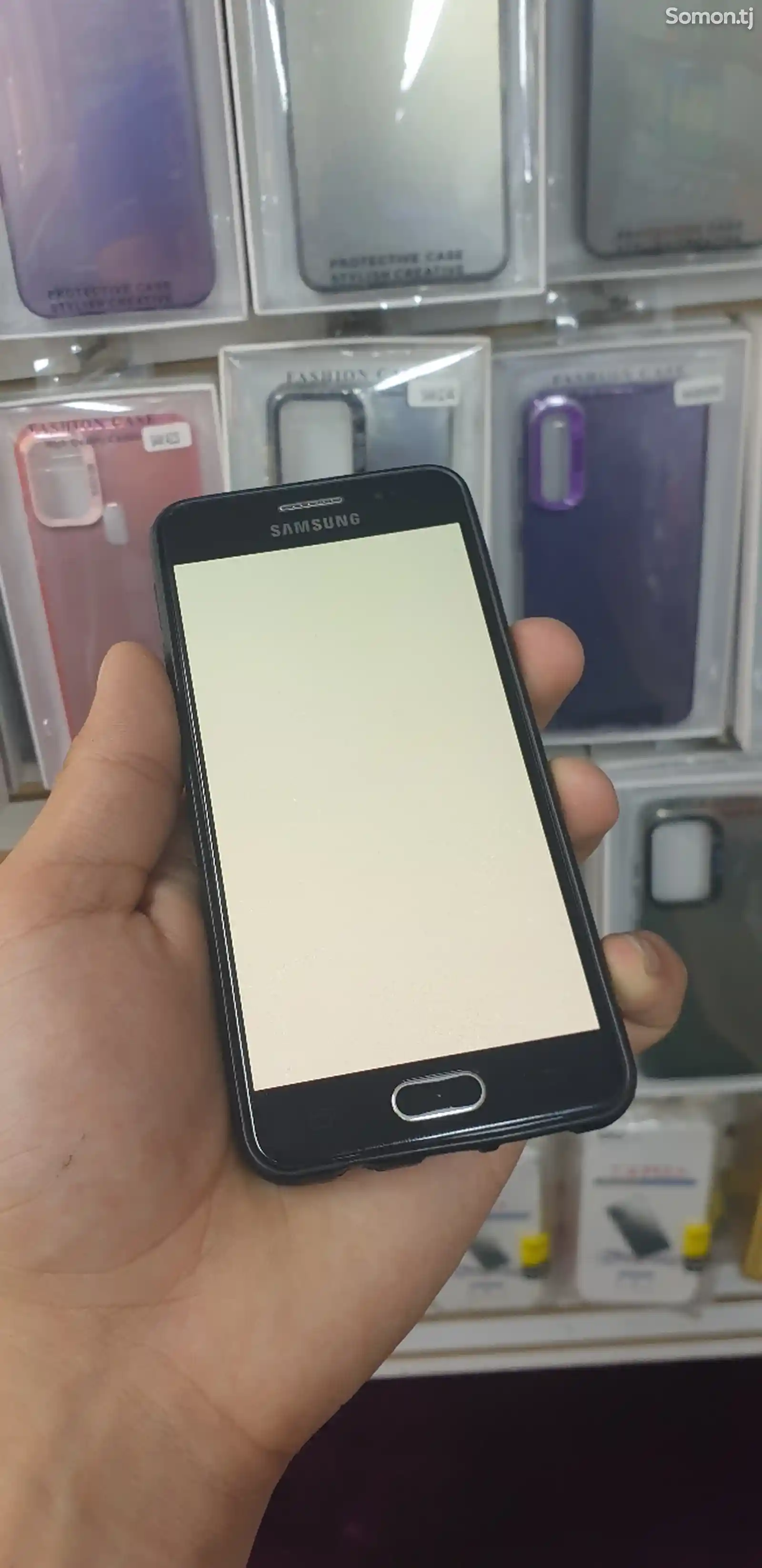 Samsung Galaxy A3 2016-4