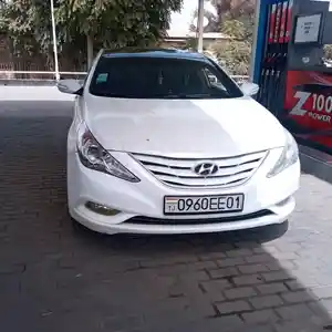 Hyundai Sonata, 2011